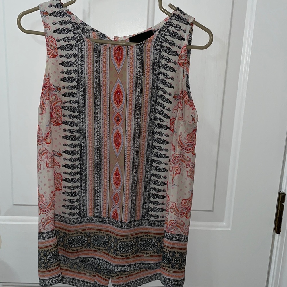 Sleeveless blouse